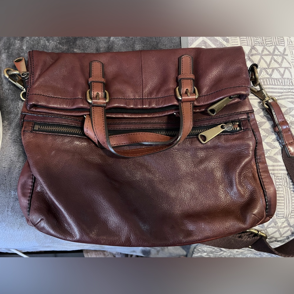 Fossil | Explorer Fold Over Leather Crossbody Messenger Large Handbag.